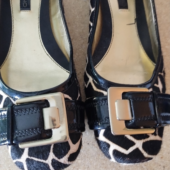 Bandolino giraffe print leather ballet flats with buckle size 7 - Picture 7 of 7